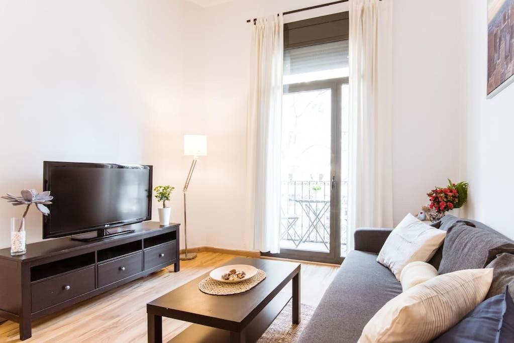 One Bedroom Flat Close To Beach บาร์เซโลนา ภายนอก รูปภาพ